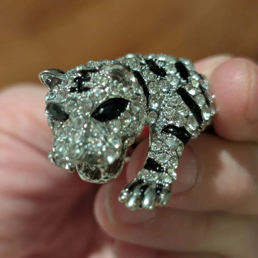 Crystal Jaguar Stretch Ring